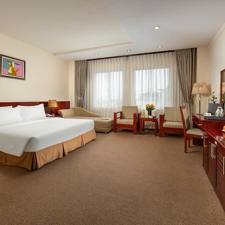 A25 Hotel - 705 Lac Long Quan Ханой Экстерьер фото